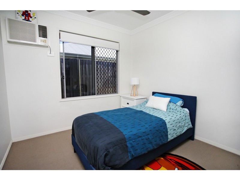 33 Bilbao Place, Bushland Beach QLD 4818