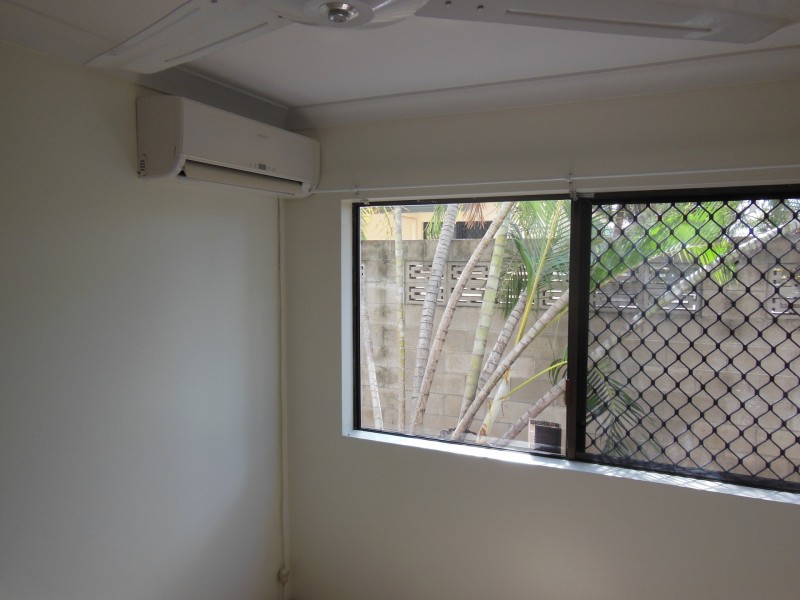 2/8 Goldring Street, Hermit Park QLD 4812