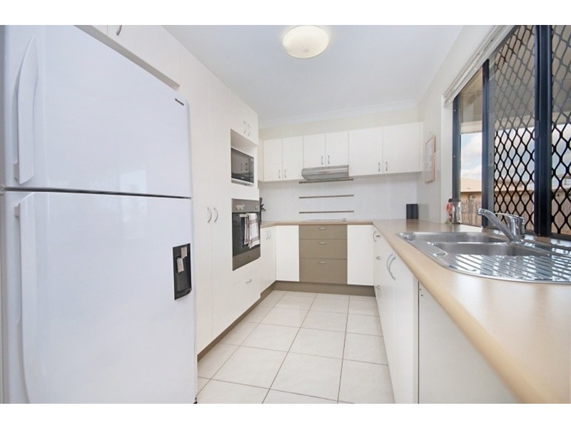 8 Fontwell Crescent, Mount Low QLD 4818