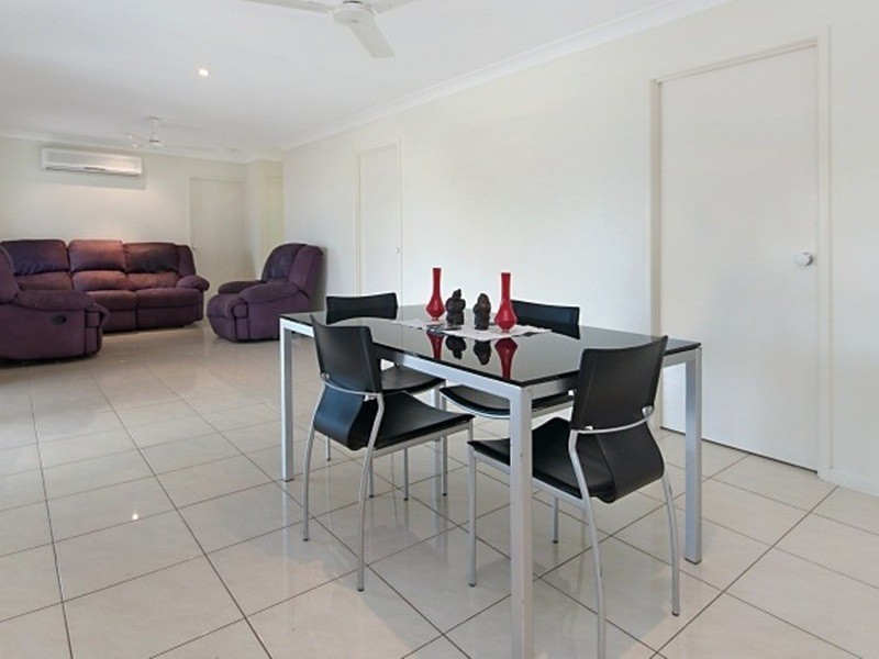 8 Fontwell Crescent, Mount Low QLD 4818