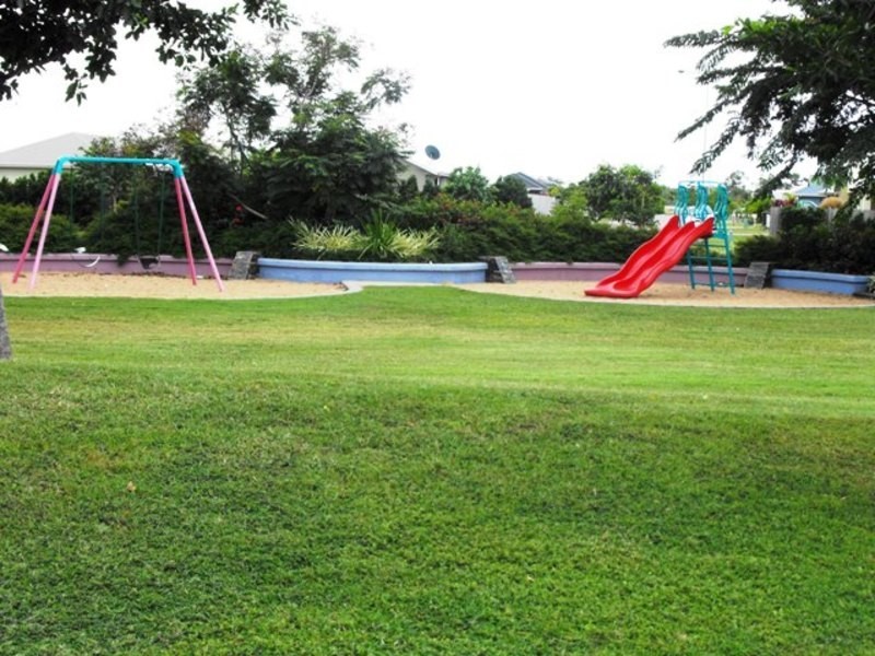 8 Fontwell Crescent, Mount Low QLD 4818