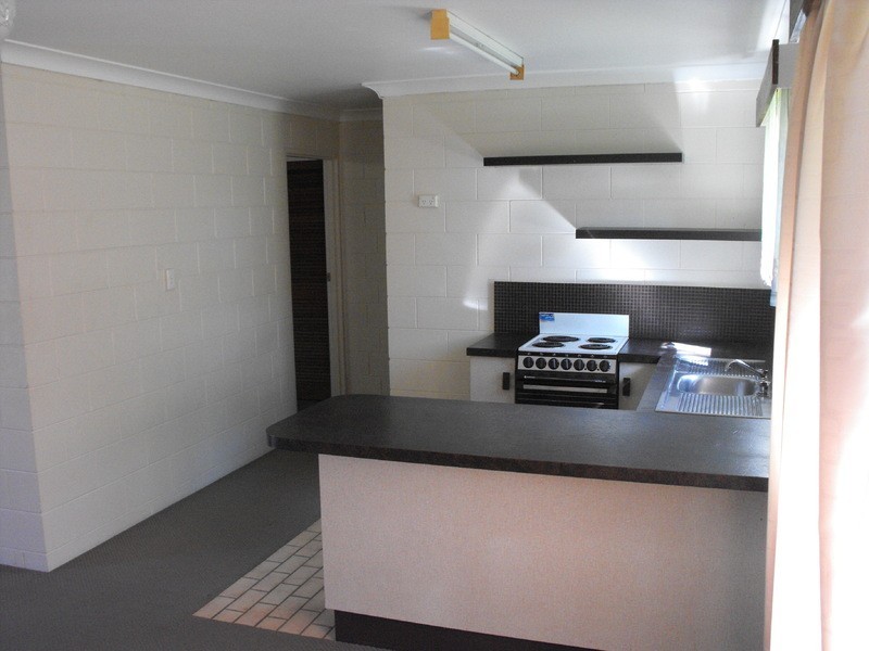 2/31 President Street, Kirwan QLD 4817