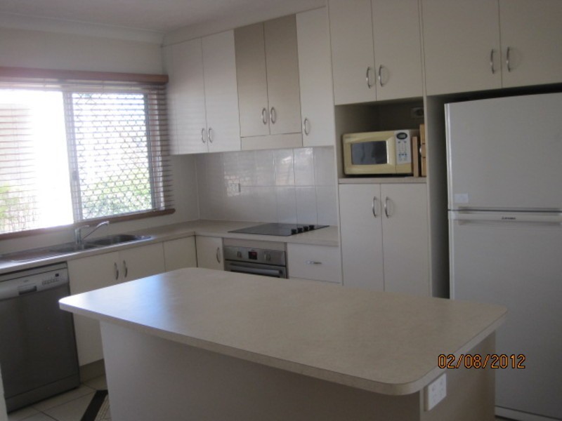 9/36 Henry Street, West End QLD 4810