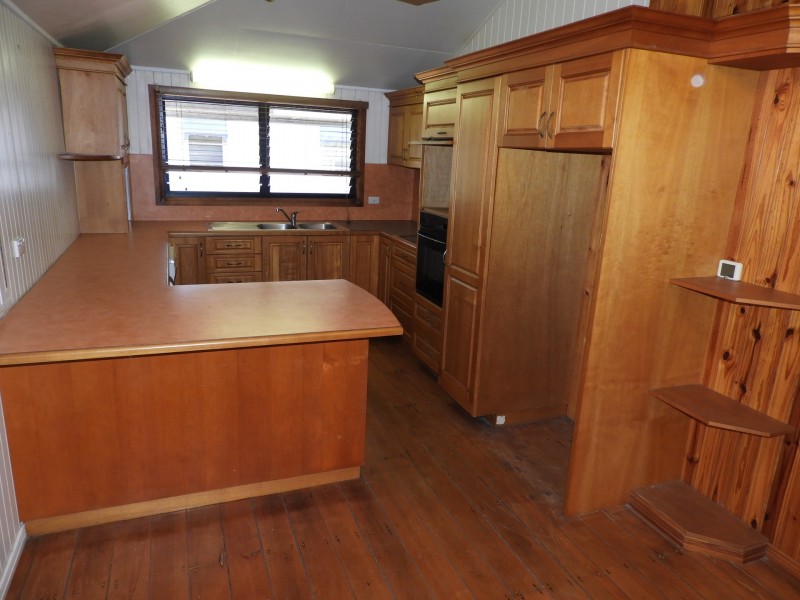 22 Sherriff Street, Hermit Park QLD 4812