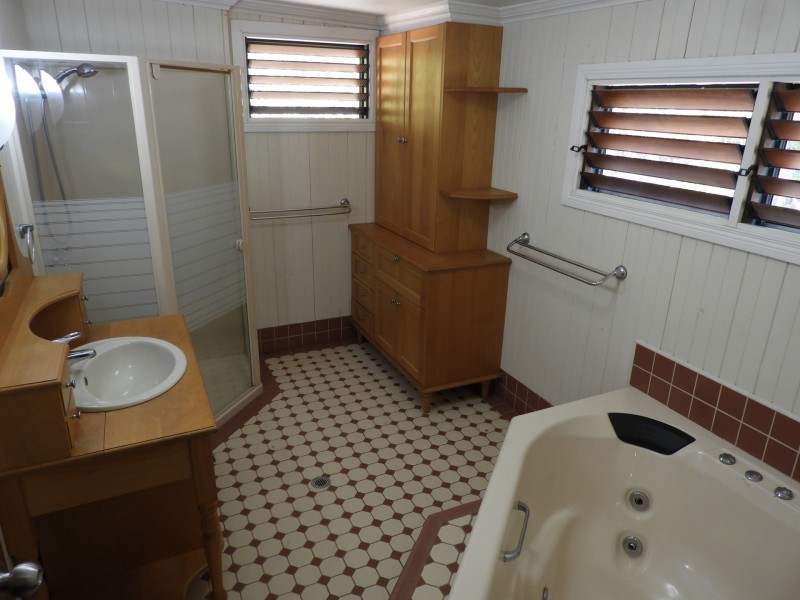 22 Sherriff Street, Hermit Park QLD 4812