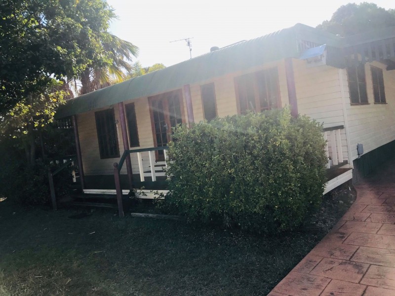 22 Sherriff Street, Hermit Park QLD 4812