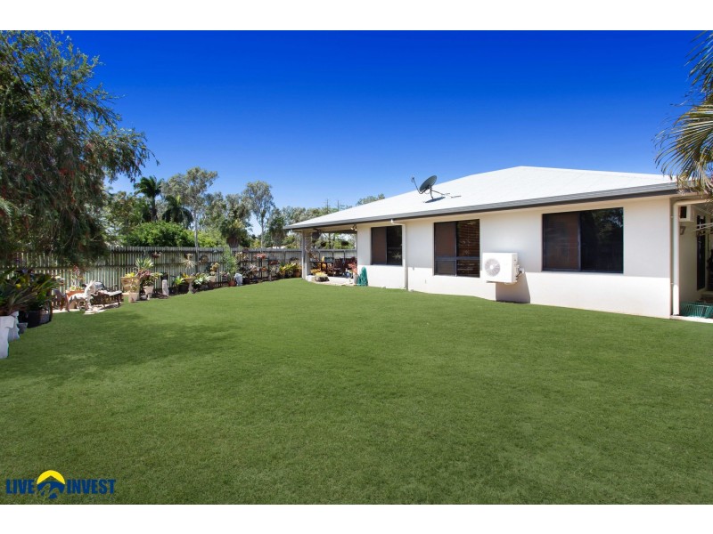 13 Daintree Drive, Bushland Beach QLD 4818