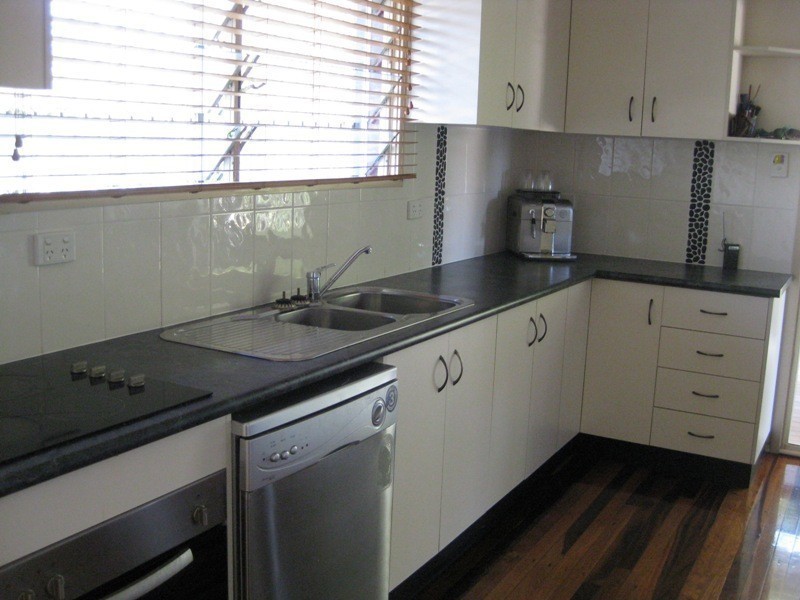 13 Hutchins Street, Heatley QLD 4814