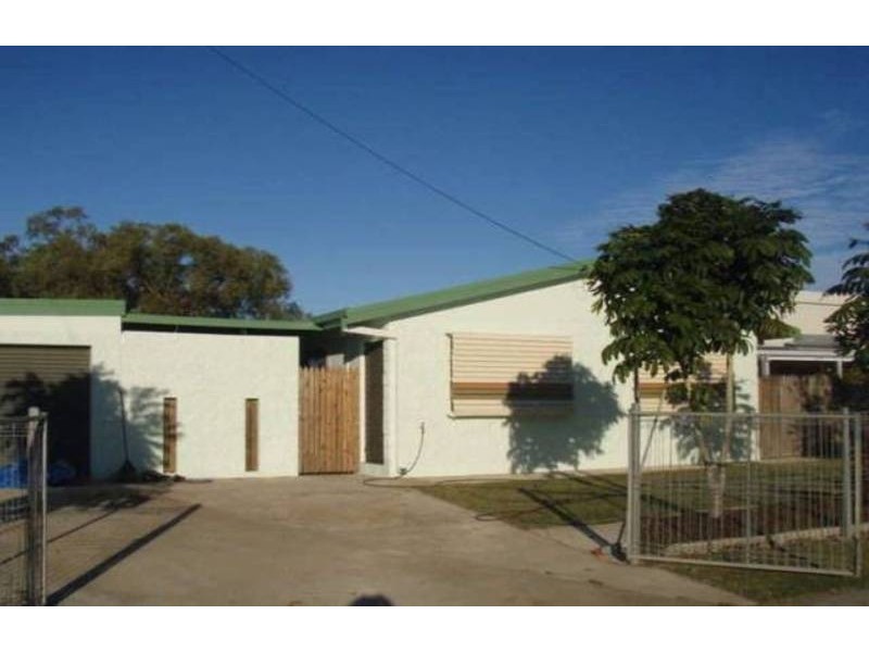 8 Palm Drive, Deeragun QLD 4818