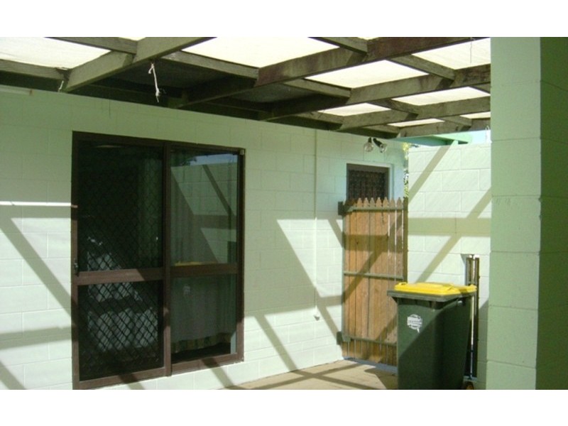 8 Palm Drive, Deeragun QLD 4818