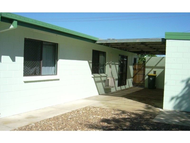 8 Palm Drive, Deeragun QLD 4818