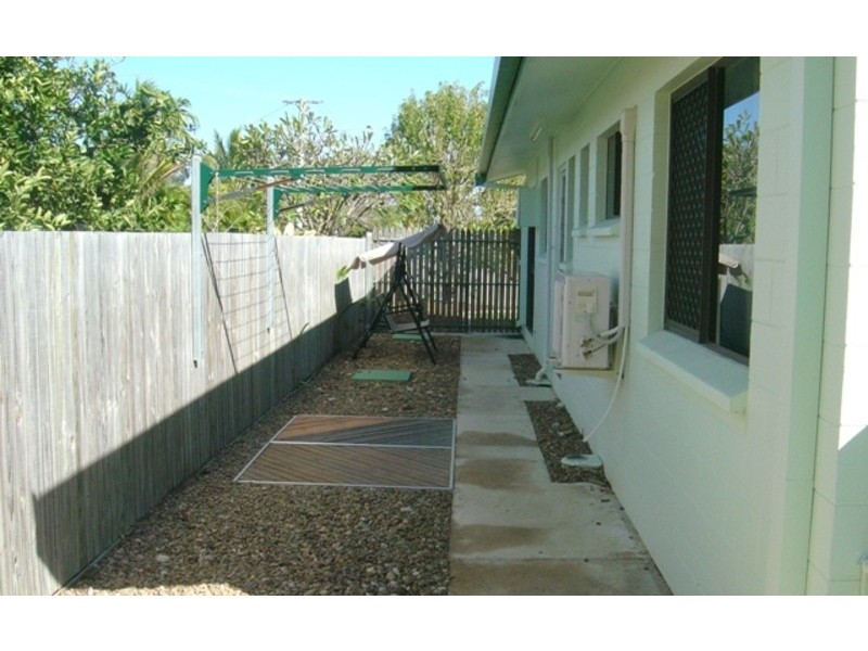 8 Palm Drive, Deeragun QLD 4818