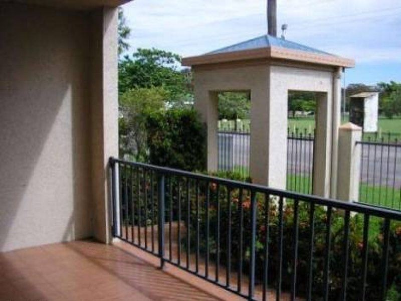 1/2 Macrossan Street, South Townsville QLD 4810