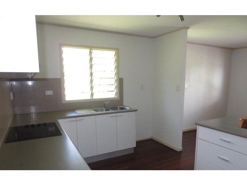 16 Bryant Street, Cranbrook QLD 4814