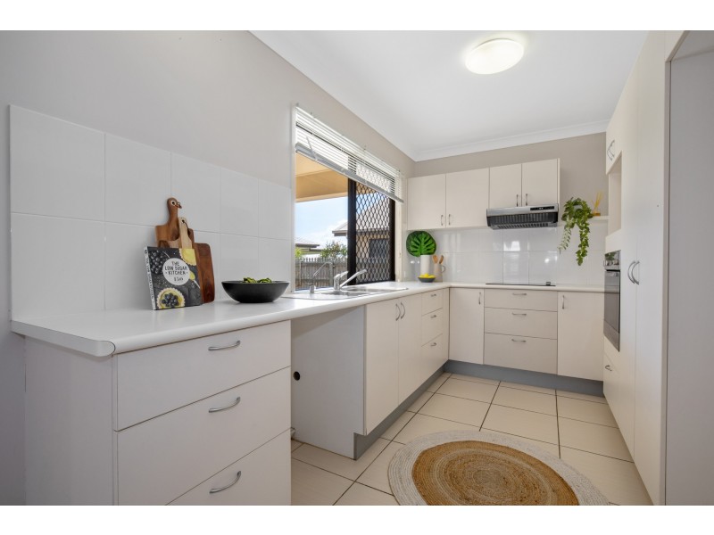 8 Meridian Court, Burdell QLD 4818