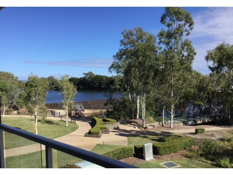 4/237 Riverside Boulevard, Douglas QLD 4814