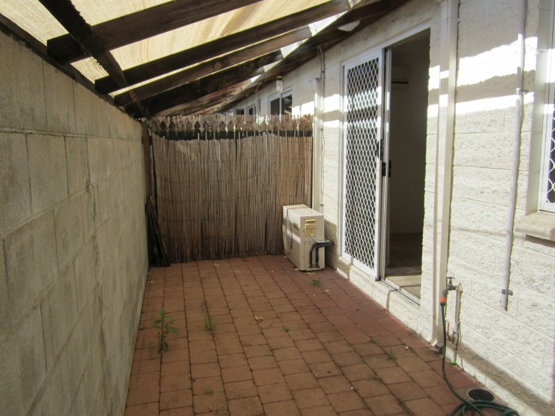 2/79 Gorden Street, Garbutt QLD 4814