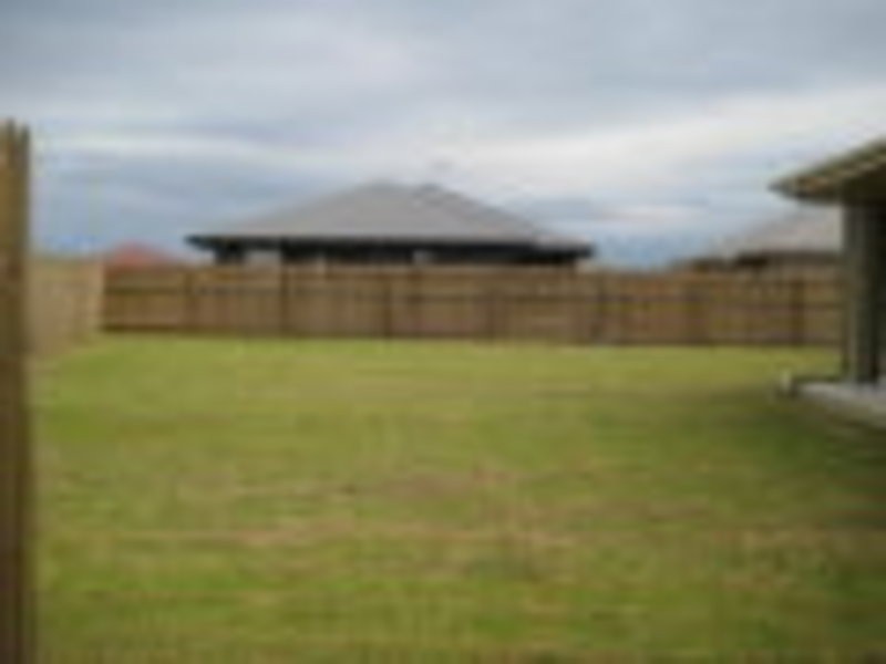 8 Fontwell Crt, Burdell QLD 4818