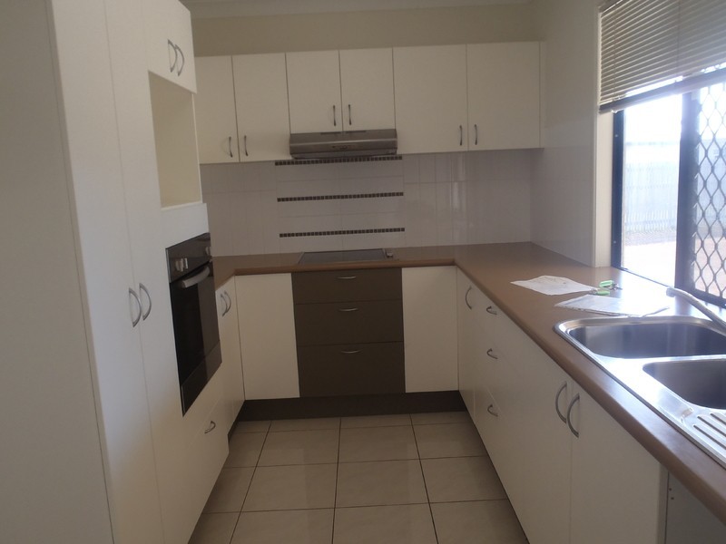 8 Fontwell Crt, Burdell QLD 4818