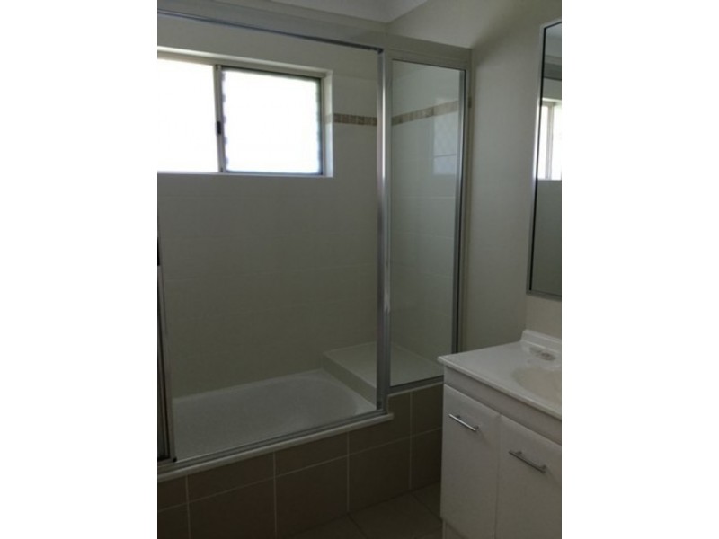 8 Chloe Court, Mount Louisa QLD 4814