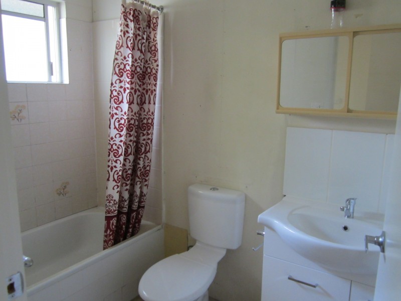 2/77 Queens Road, Hermit Park QLD 4812