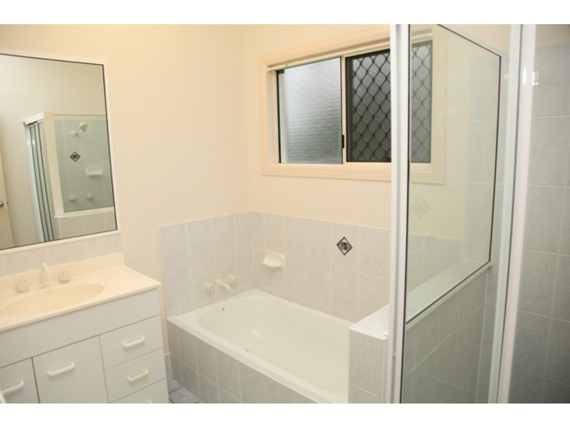 2 Alpina Place, Kirwan QLD 4817