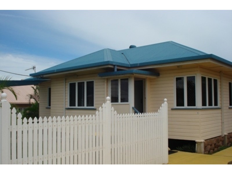 1/4 McKinley Street, North Ward QLD 4810