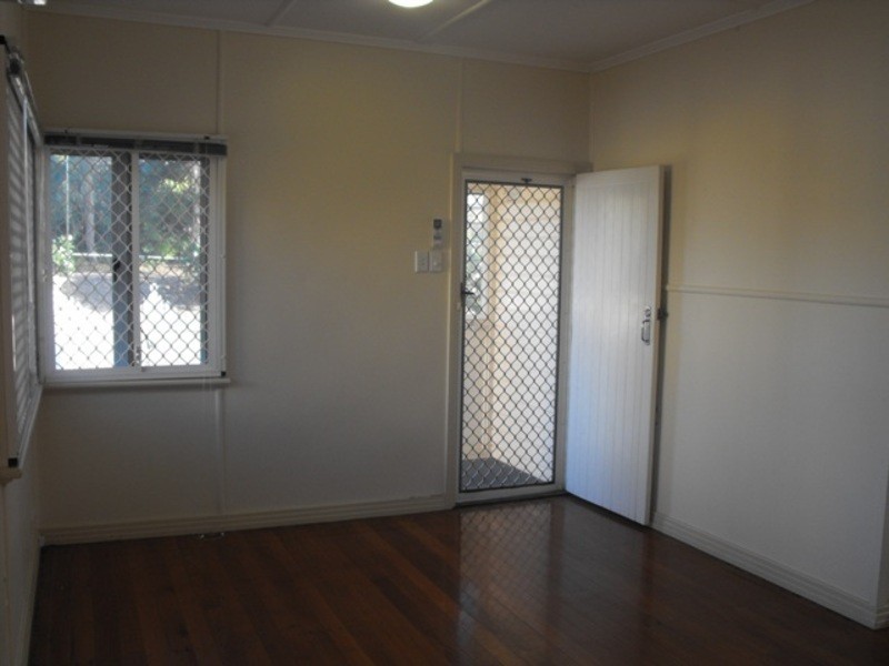 1/4 McKinley Street, North Ward QLD 4810