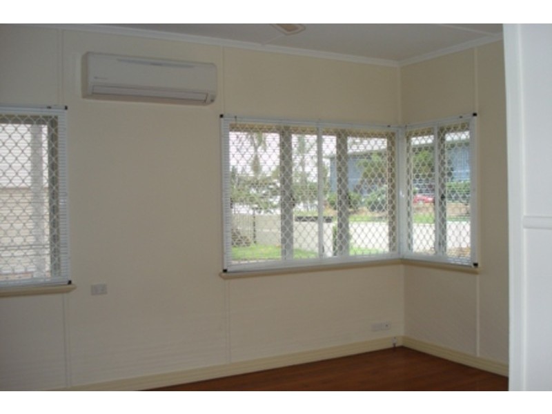 1/4 McKinley Street, North Ward QLD 4810