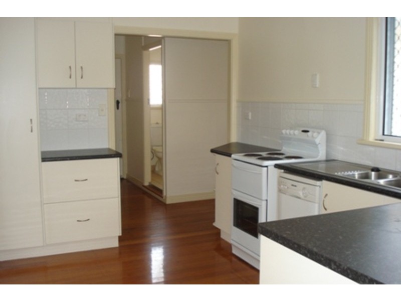 1/4 McKinley Street, North Ward QLD 4810