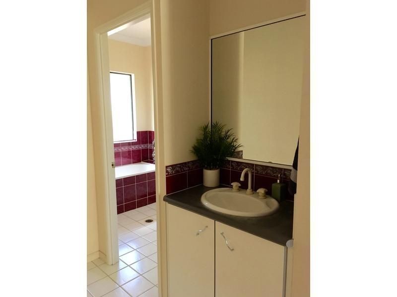 59 Estuary Parade, Douglas QLD 4814