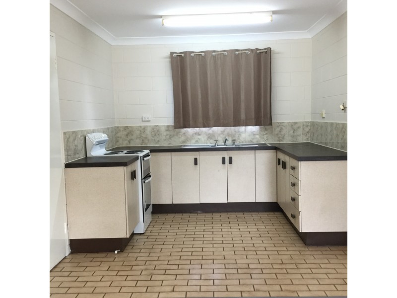 31 President Street, Kirwan QLD 4817