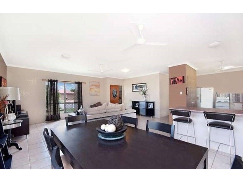 14 Mendi Drive, Bushland Beach QLD 4818