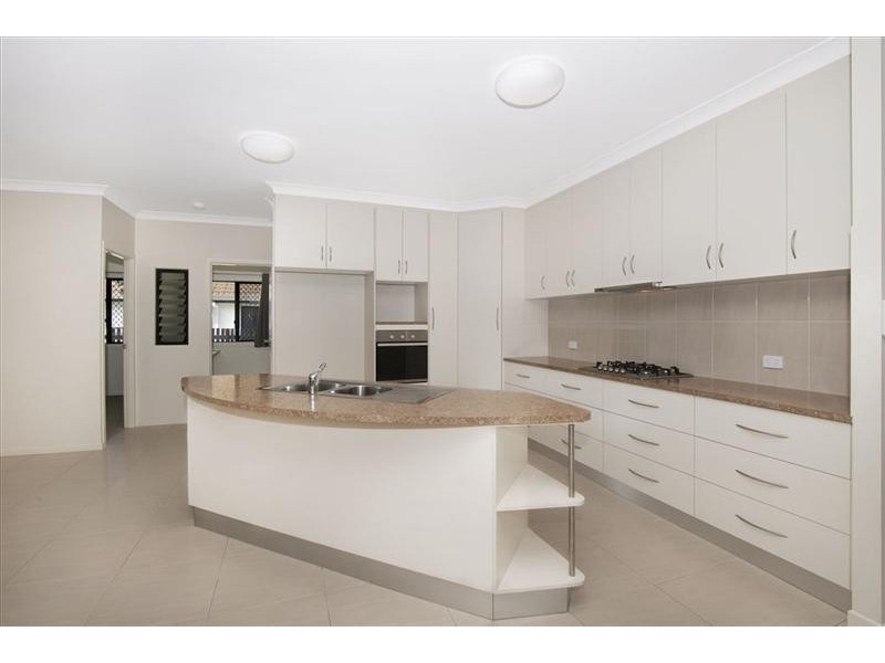 40 Zoe Court, Mount Louisa QLD 4814