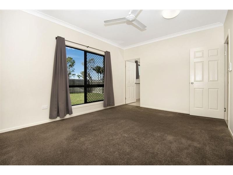 40 Zoe Court, Mount Louisa QLD 4814