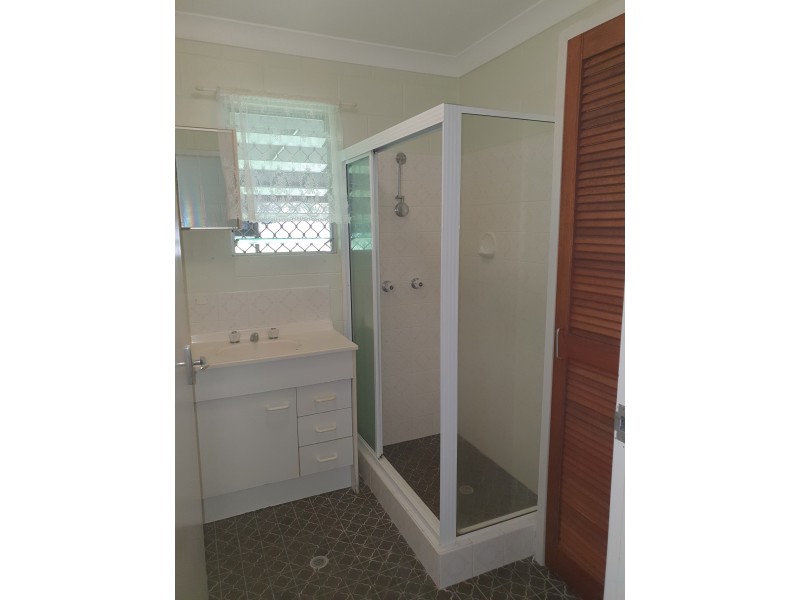 2/4 Barrallier Close, Cranbrook QLD 4814