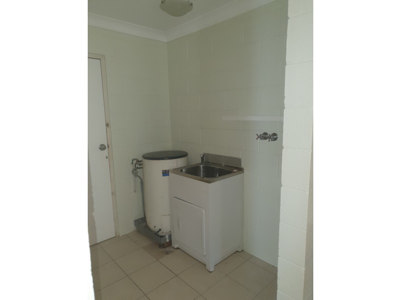 2/4 Barrallier Close, Cranbrook QLD 4814