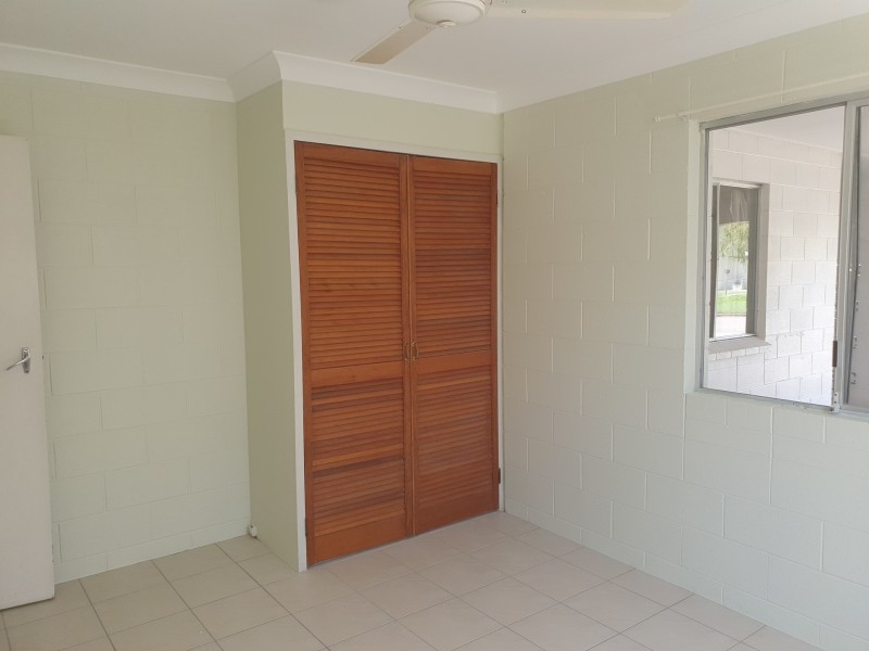 2/4 Barrallier Close, Cranbrook QLD 4814