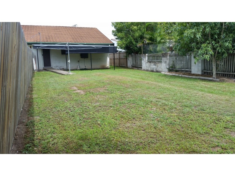 2/4 Barrallier Close, Cranbrook QLD 4814