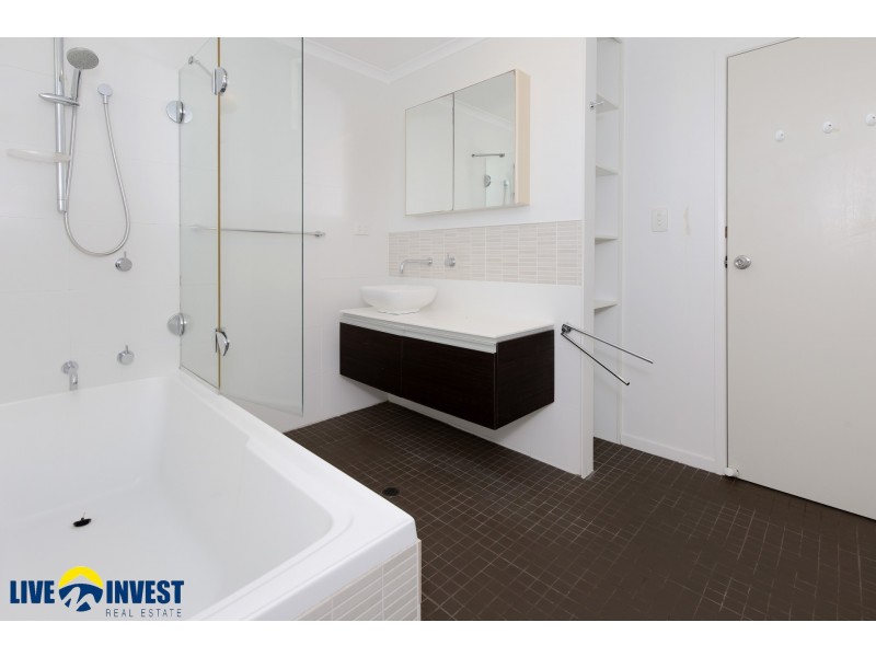 35 Bokirana Crescent, Kirwan QLD 4817