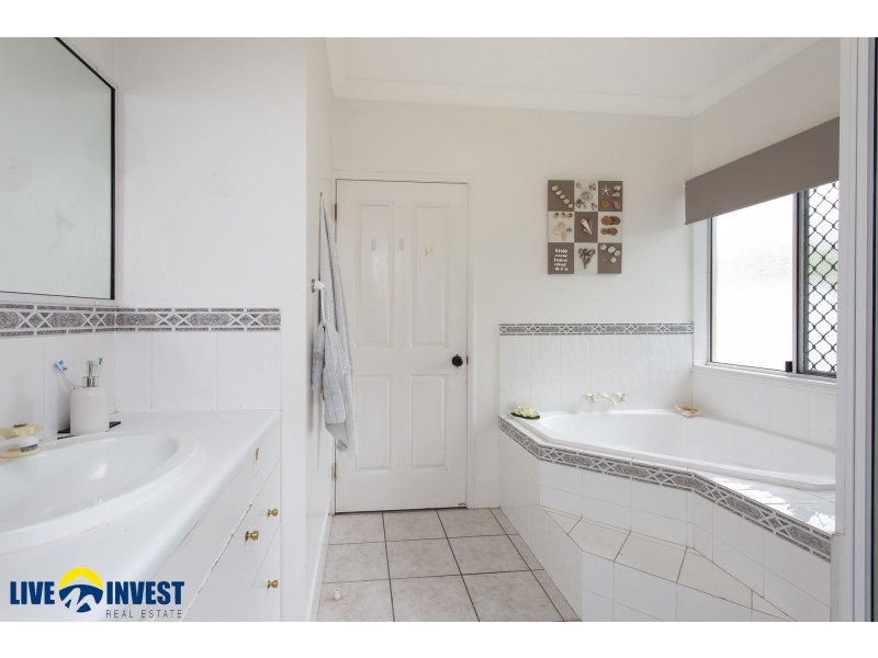 11 Templeton Crescent, Douglas QLD 4814