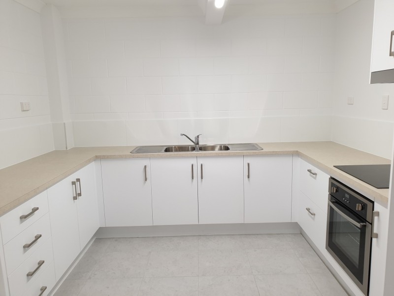 2/93 Bowen Road, Rosslea QLD 4812