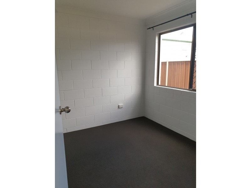 2/93 Bowen Road, Rosslea QLD 4812