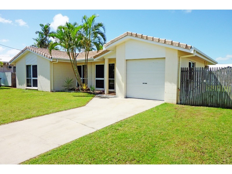 10 Amber Ave, Rasmussen QLD 4815