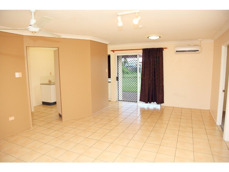 10 Amber Ave, Rasmussen QLD 4815