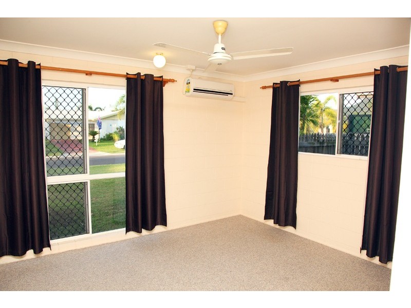 10 Amber Ave, Rasmussen QLD 4815