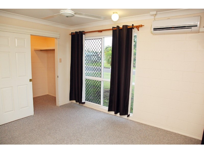 10 Amber Ave, Rasmussen QLD 4815