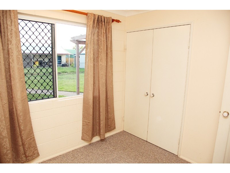 10 Amber Ave, Rasmussen QLD 4815