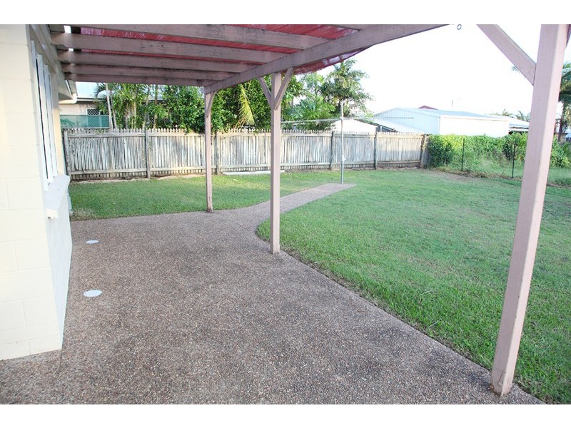 10 Amber Ave, Rasmussen QLD 4815
