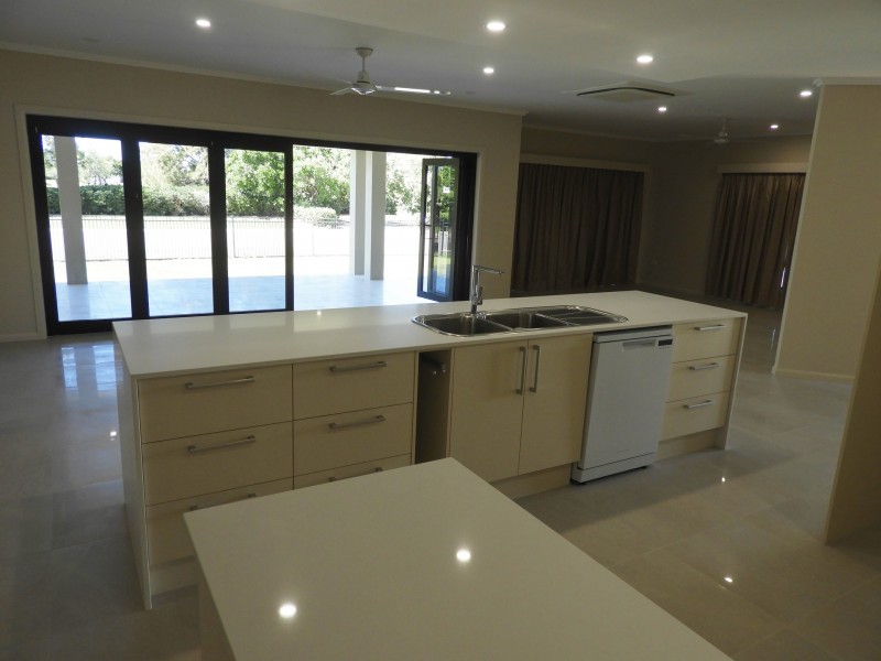 5 Waterfront Parade, Idalia QLD 4811